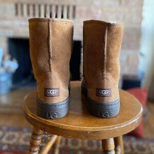 Ugg Boots, Outdoor Sole, Men's Size 7, New Without Box